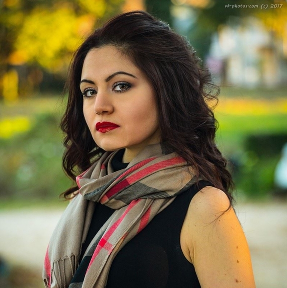 Meet your Posher, Dina - Picture 7 of 8